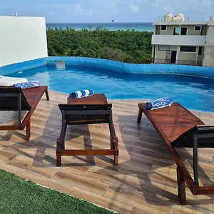 Apartahotel Aqua Vista By La Cultura Suites, Playa del Carmen